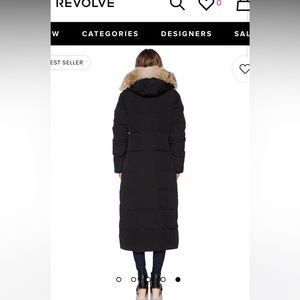 Mystique Parka in Black
Canada Goose